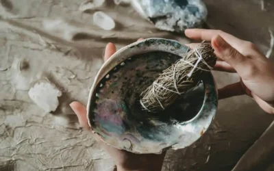 Nettoyer, purifier et consacrer son oracle divinatoire.